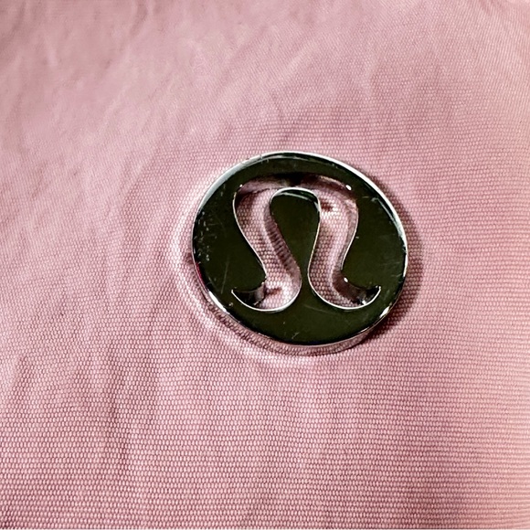Lululemon Everywhere Belt Bag 1L New Calypso Pink Nylon Athleisure Crossbody - Picture 5 of 11